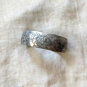 Vintage daffodil pewter cuff